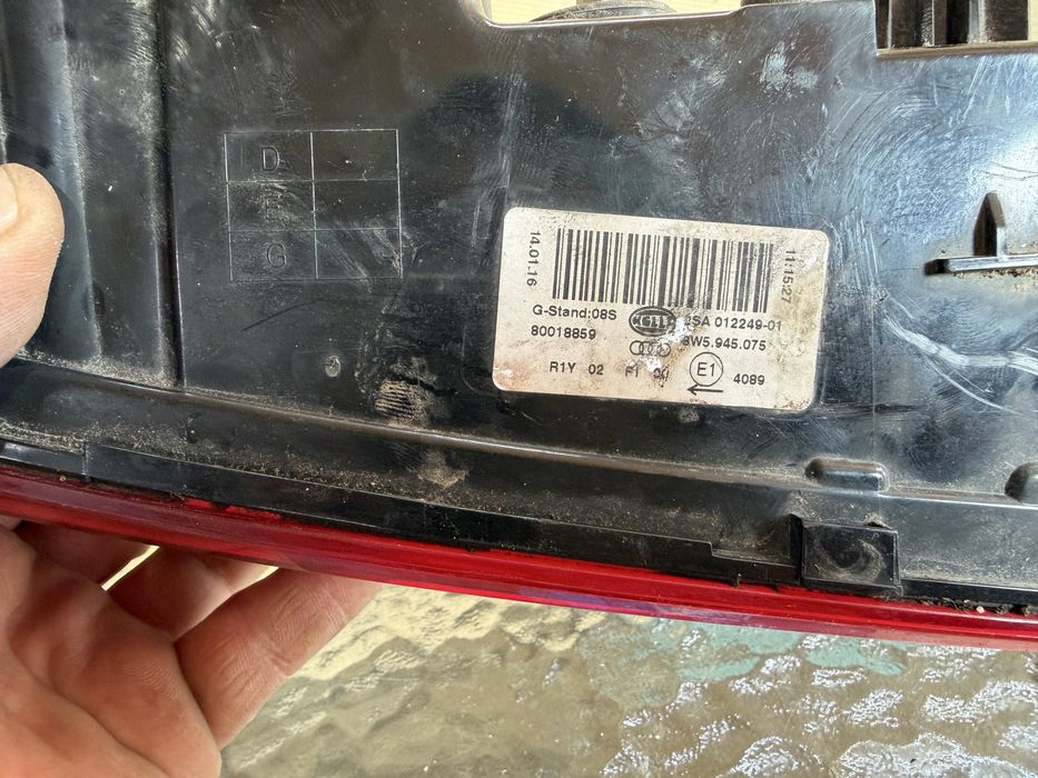 Stop dreapta haion Audi A4 B9