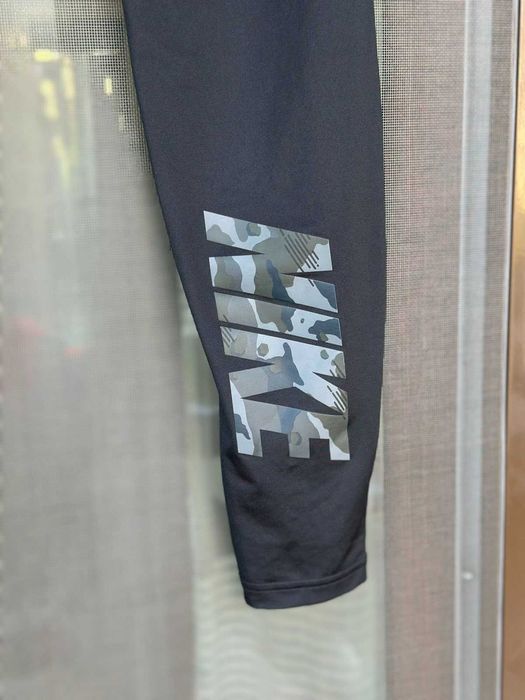 Мъжки спортен клин Nike Pro - размер L, Отлично състояние