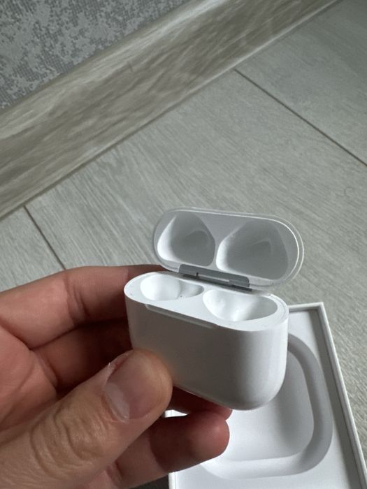 Кейс от airpods 4 active noice cancellation