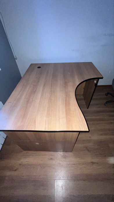 Офисный стол срочно!