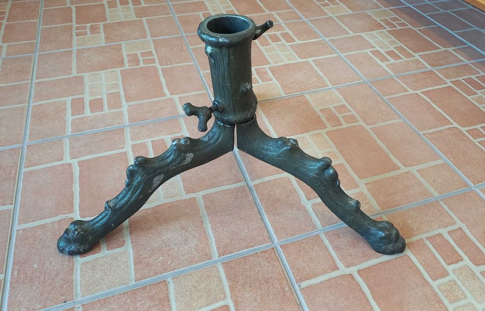 Suport metallic masiv ptr bradul de crăciun