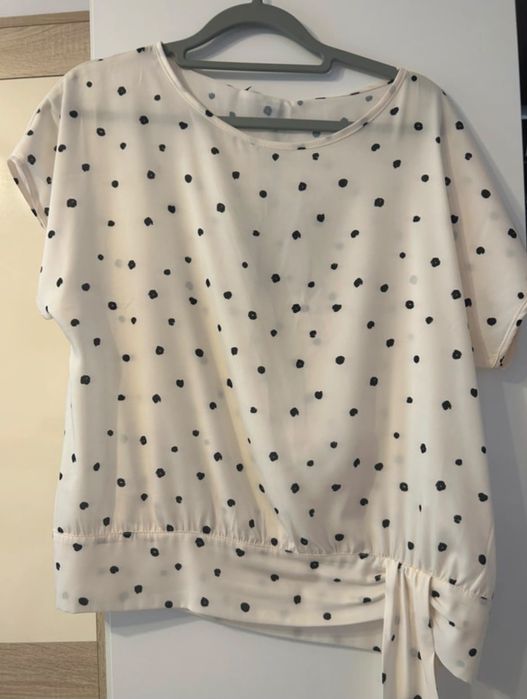 Costum cu fusta si tricou