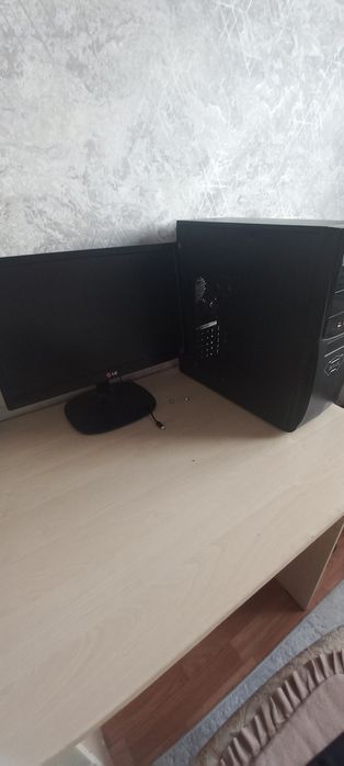 Продам компютер тянет майнкрафт кс1,6 и тд