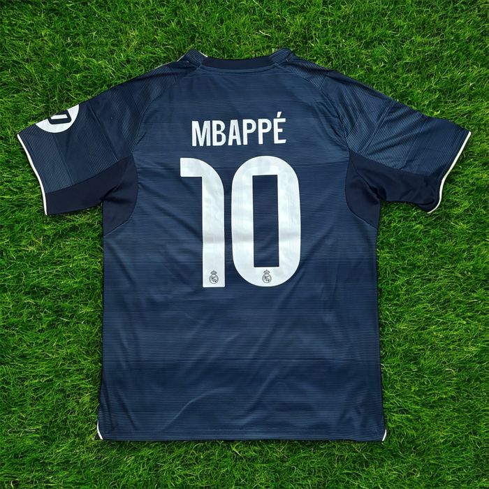 Футболен екип Real Madrid на Mbappe размер L