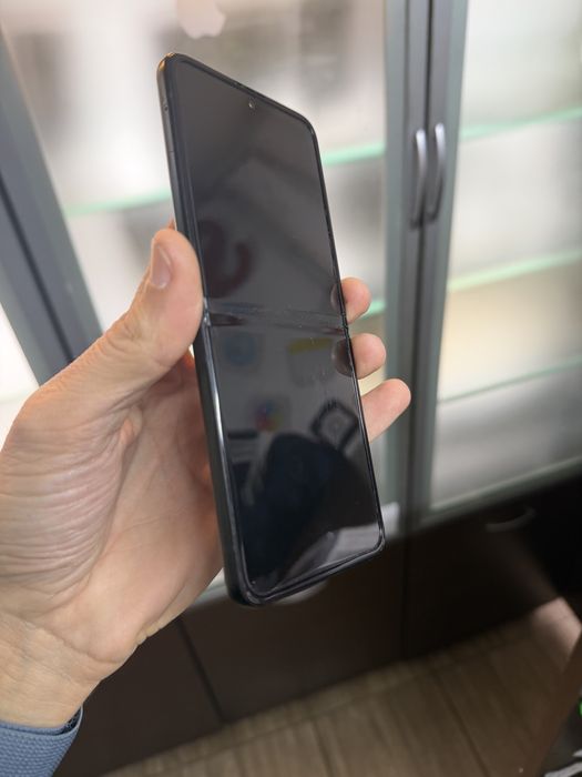 Vand Samsung Z Flip 3 black