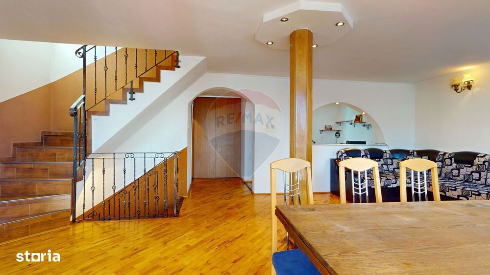 Casă individuală de vânzare | P+E+M | Central | Cristian