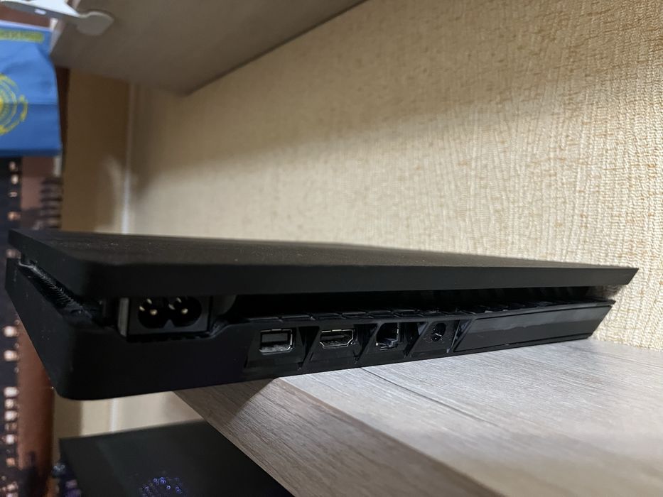 Продам ps4 slim на 1TB
