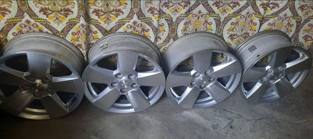 Продам родные диски от Malibu 1.не крашенные.оригинал снято с машины