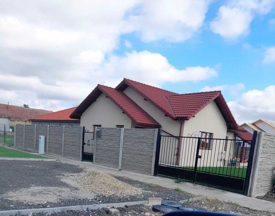 Proprietar vând casă nouă în Sânmihaiu German
