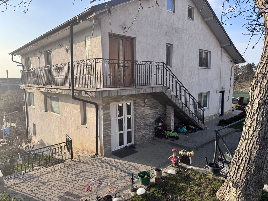 Casă tip duplex Hlincea, 262 mp, teren 811 mp, fotovoltaic