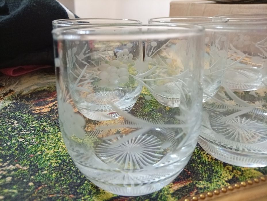 Продам недорого набор бокалов