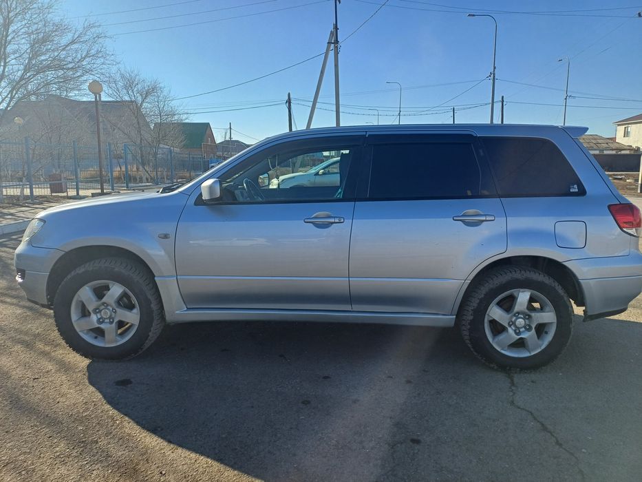 Автомашина Mitsubishi Airtrek