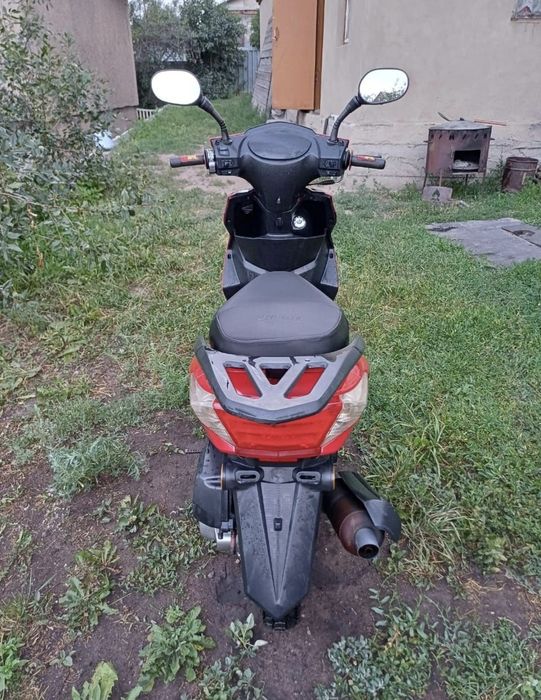 Скутер м8 150 кубов