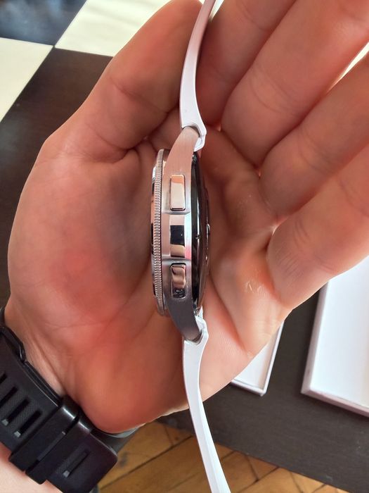 Продавам Samsung Galaxy Watch 6 Classic 47 mm. КАТО НОВ!