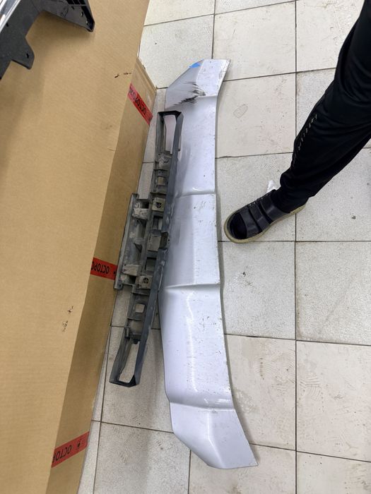 Продам решетка радиатора  лексус 570