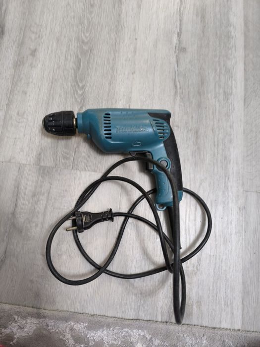 Bormașină electrica