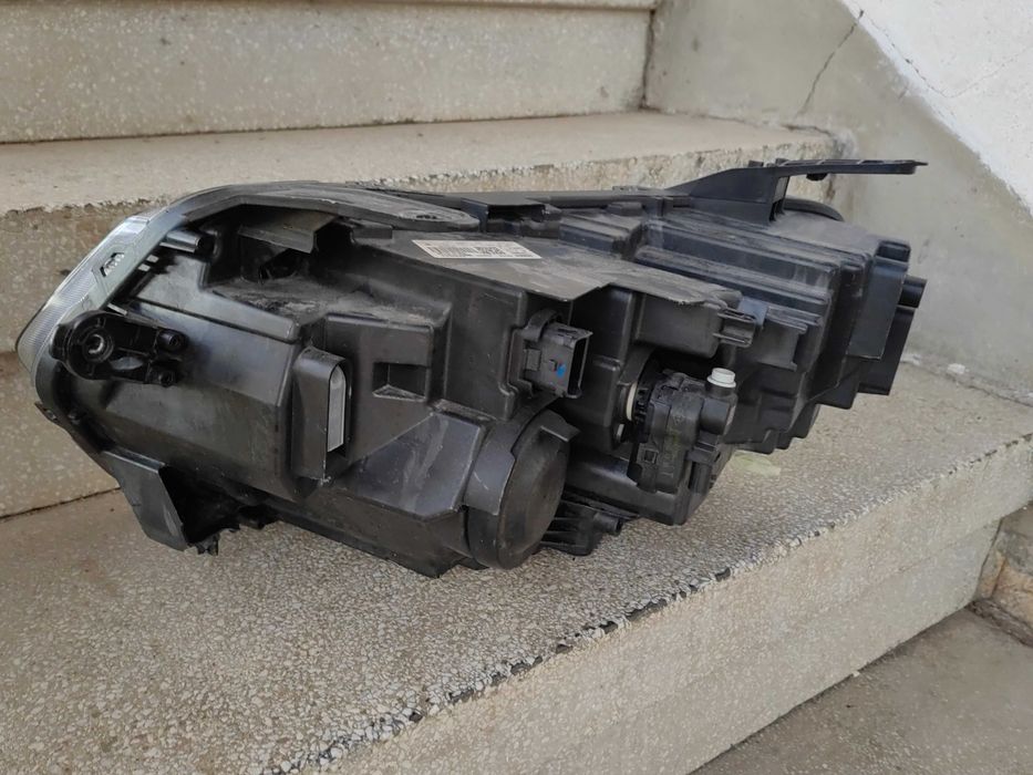 Фар Dacia Duster LED десен / Фар Дачиа Дъстър Оригиналнен