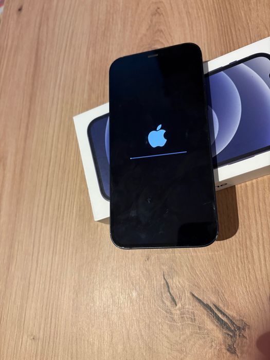 iPhone 12. 64 GB