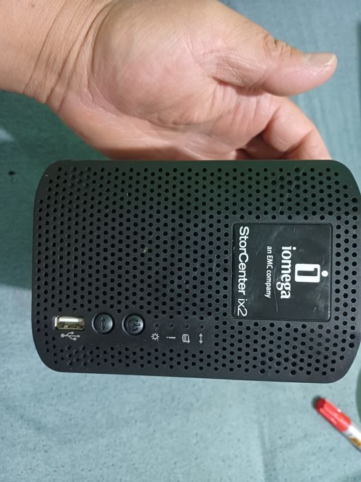 Lenovo Iomega ix2-200 Network Storage - NAS server - 1 TB
Perfect functional
Alimentatorul este inclus in pret