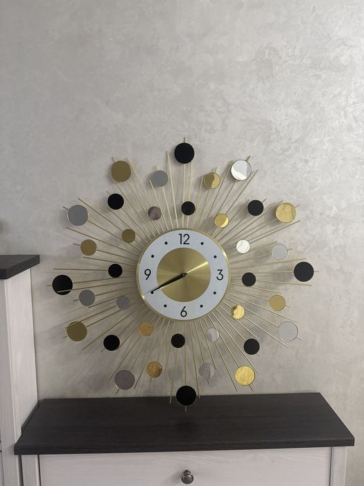 Продам часы настенные