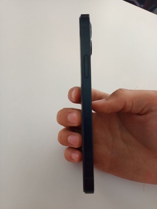 Продам iPhone 12