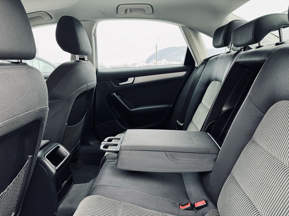 Audi A4 B8 2.0TDI *S-Line* *Euro 5*