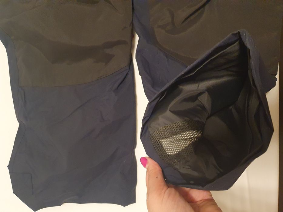 Salopeta Helly Hansen, nou-nouța