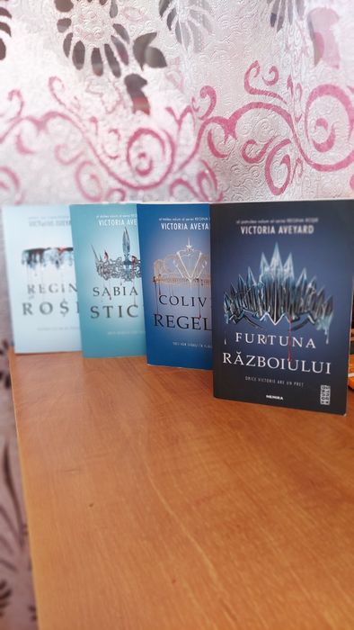 Carti fantasy- seria intreaga Regina Rosie + Sally Lockhart