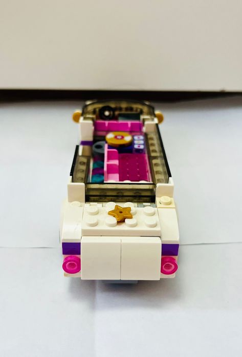 Продам машинку Лего