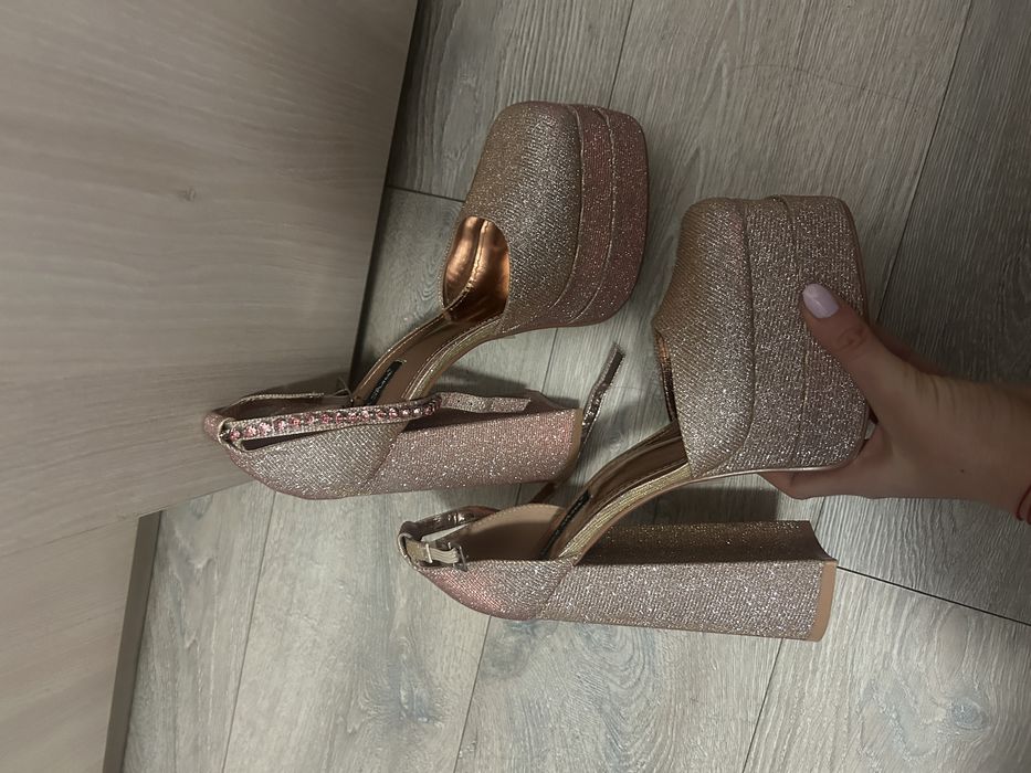 Блестящи токчета 15 см