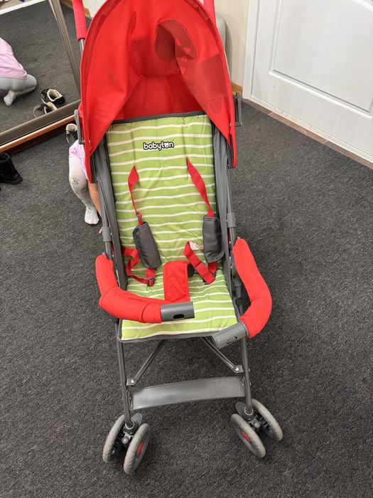 Продам легкую коляску трость