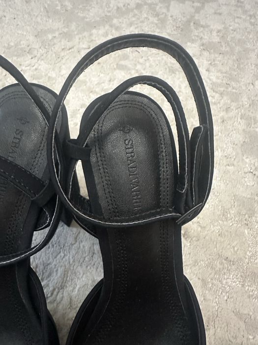 Туфли Stradivarius