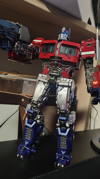 CE-06 Transformers Optimus Prime