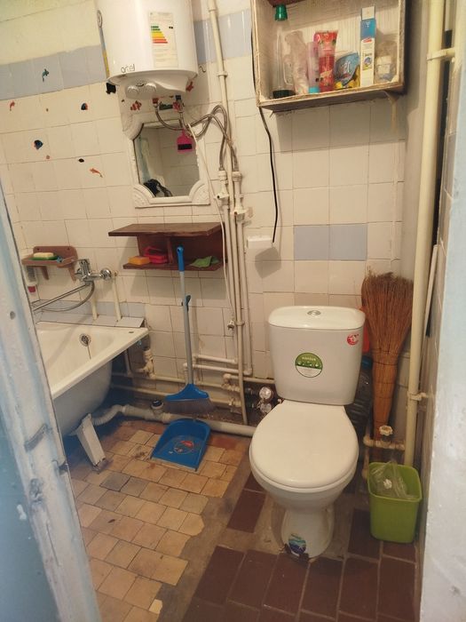 продам 4 ком. квартиру