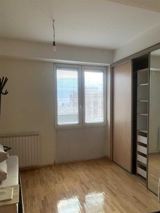 Дава се под наем Тристаен апартамент в София, Дървеница - 89 кв.м за 561 € - Снимка #1