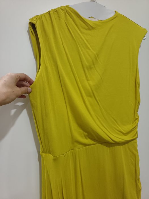 Rochie H&M asimetrica, material fluid, vaporoasa