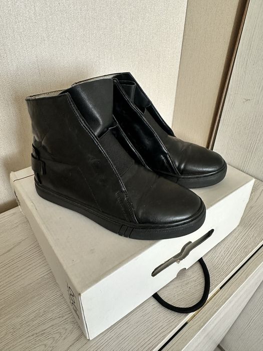 Продам кожаные сапоги Baldi