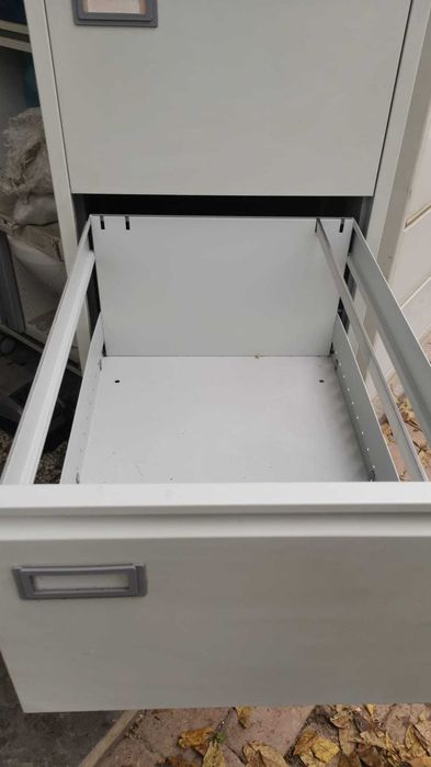 ocazie  fiset metalic cu 4  sertare metal  / rollbox cu 3 sertare