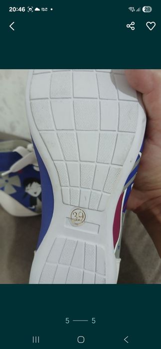 Продам кроссовки на девочек