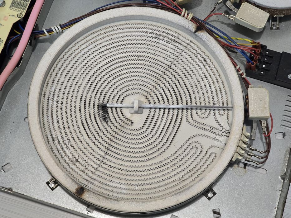 Керамичен плот за вграждане – за части (нагреватели + платки + кабели)