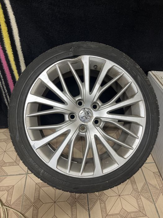 Продам диск на тойота в количестве 1шт
