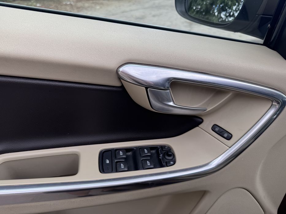 VOLVO XC60 2013 — imagine 5