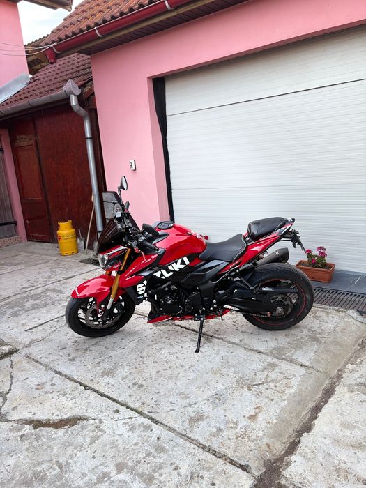 Motocicleta Suzuki gsx s750