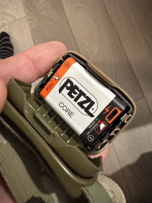 Lanterna tactica Petzl