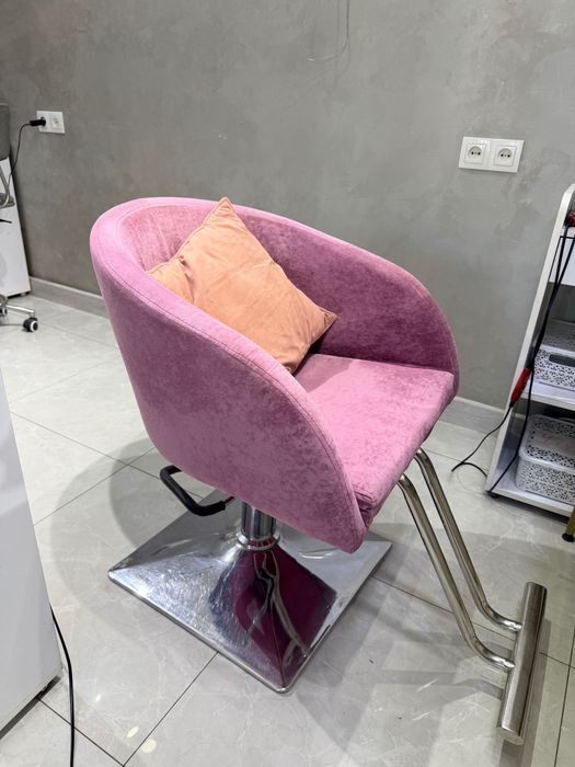 Парикмахерские кресла 4 шт