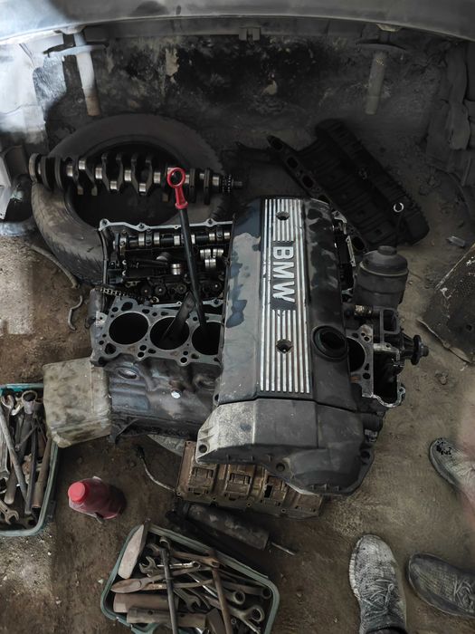 Коленвал м50 б20, впускной коллектор 2л, голый блок м50 б25.