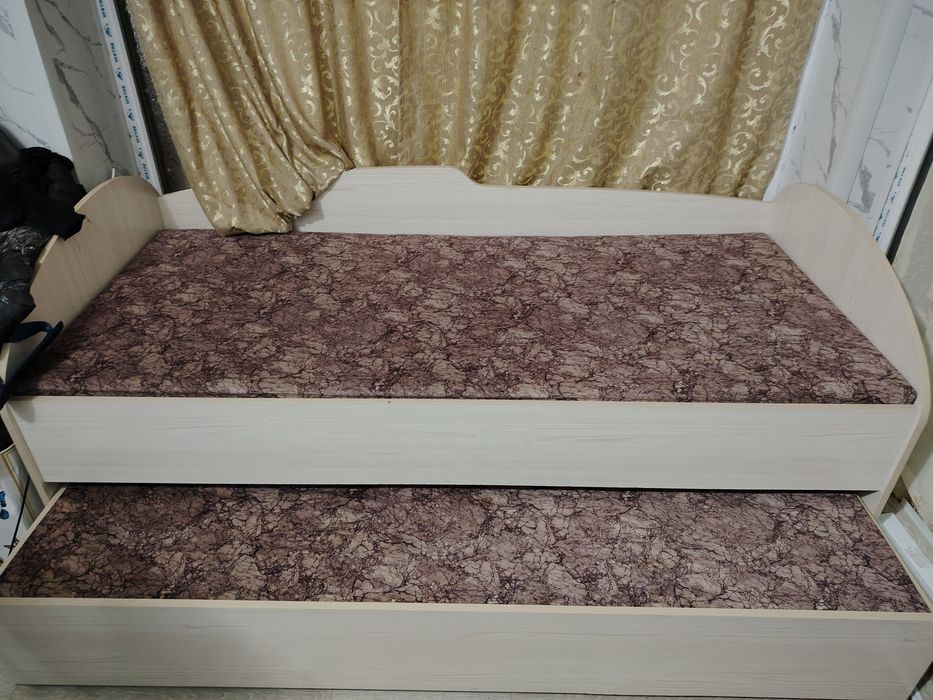 Детски кровать. Почтиновый