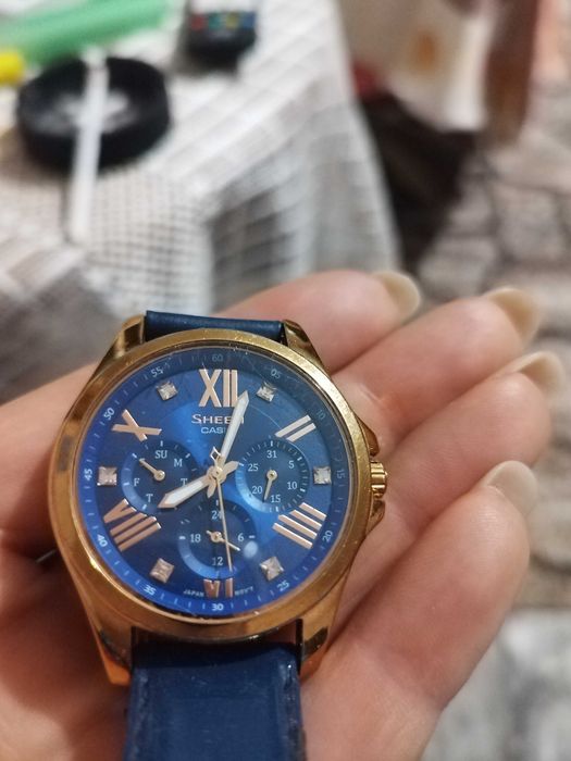 Продавам дамски часовник casio