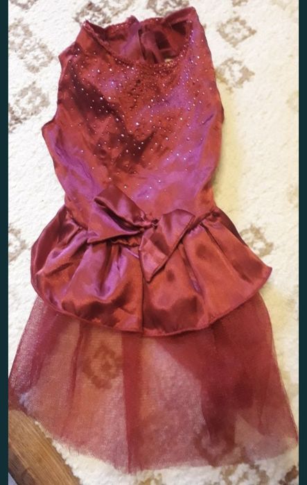 Iglu/ coșuleț pisici și hăinuțe căței