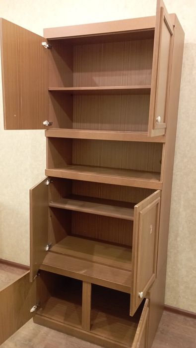 Продам Шкаф для спальни.